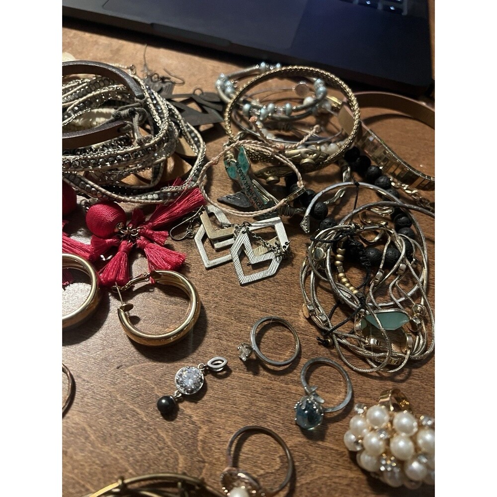 MIX Costume Jewelry Lot Earring Bracelet Pin Anklet Necklace 46 Pieces - Picture 5 of 5